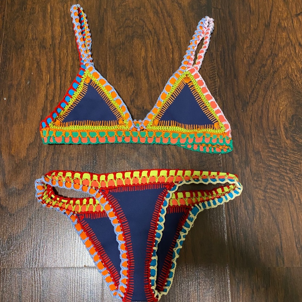 kiini tasmin bikini set